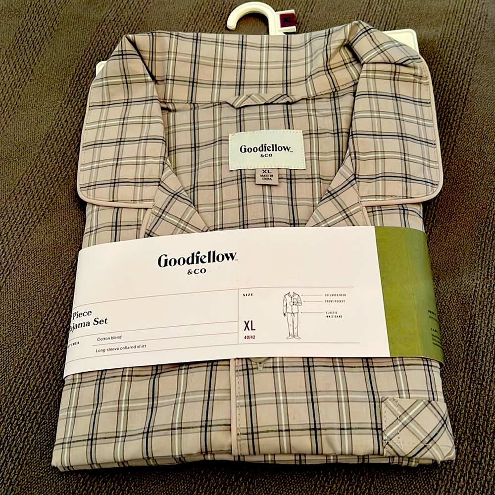 NWT- Good fellow x Target gray plaid pajama set in XL